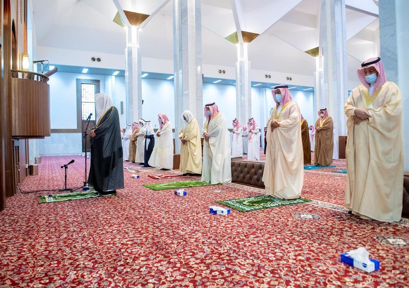 صفة صلاة الاستسقاء كصفة صلاة الجمعة الكسوف العيد المغرب