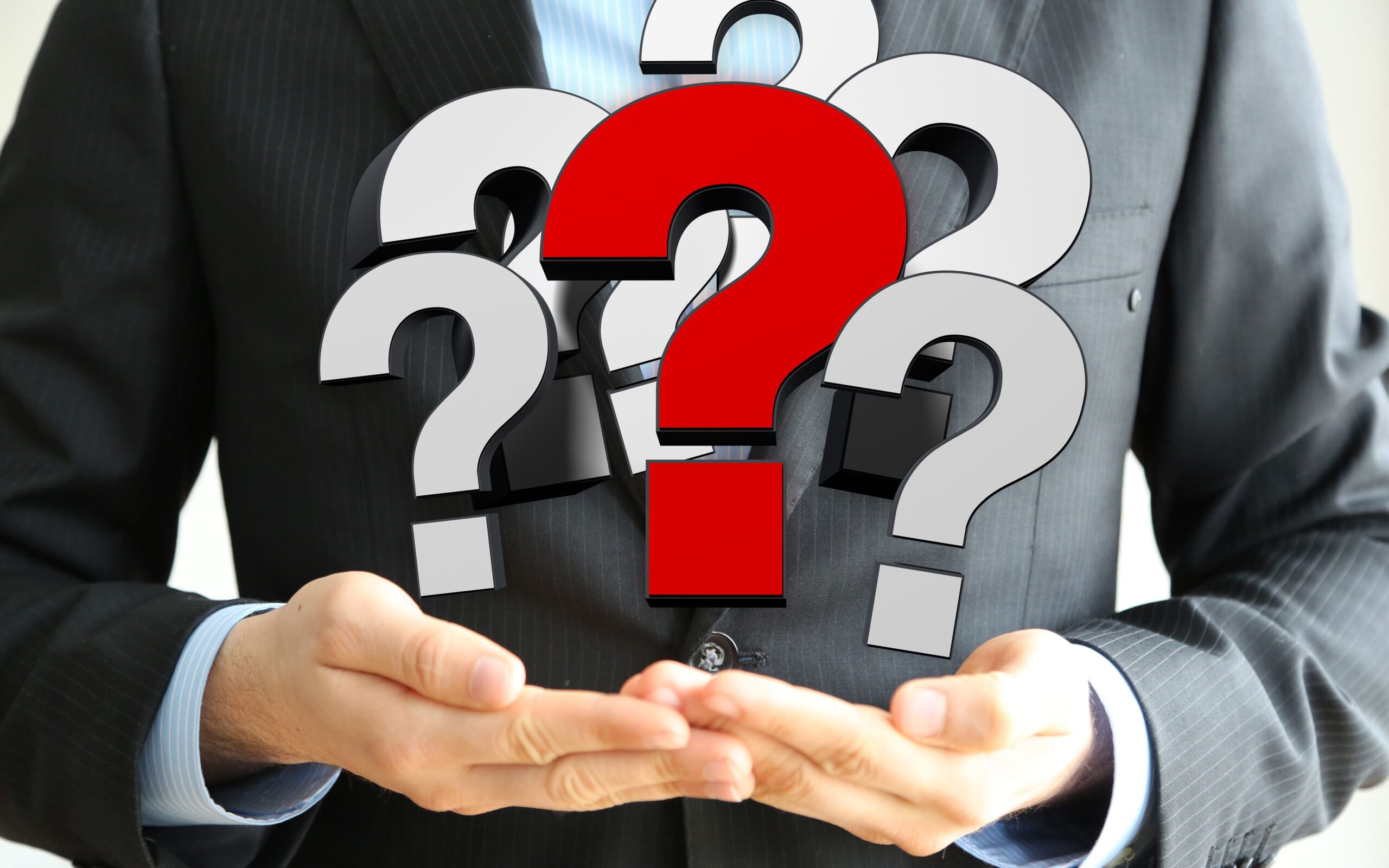 عندما علم الملك عبدالعزيز أن خصم الرجل هو الملك عبدالعزيز نفسه أمر بإخراجه من مجلسه.