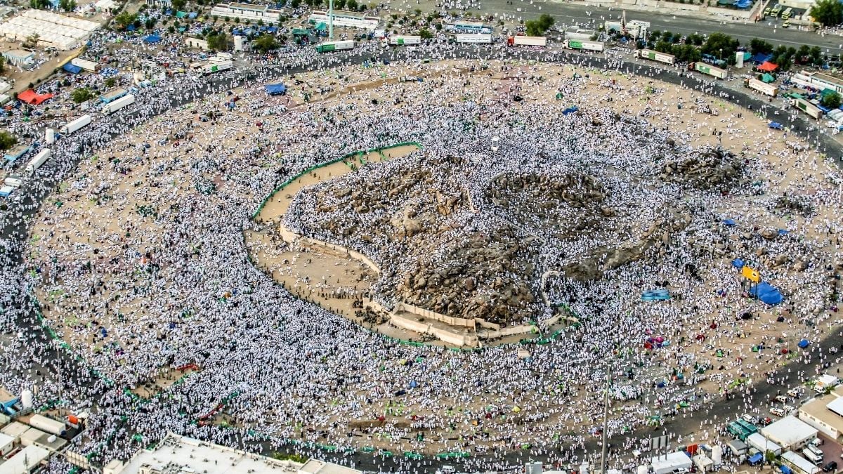 هل يجوز العمل يوم وقفة عرفة