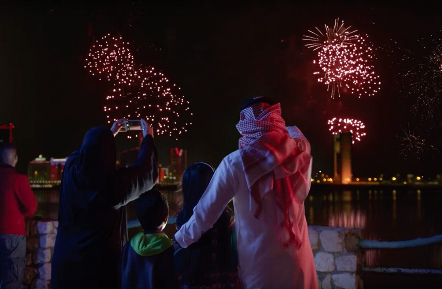 موعد وأماكن الألعاب النارية اليوم الوطني البحريني