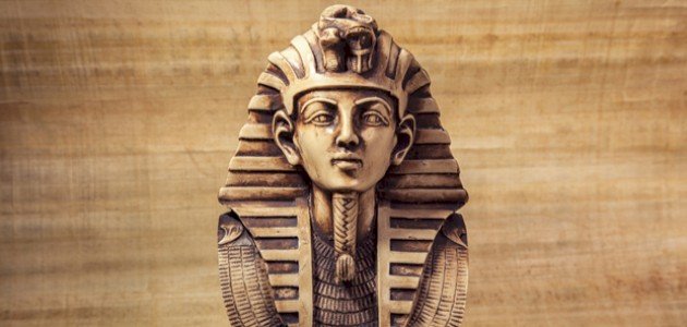 منزلة هامان من فرعون أنه ؟