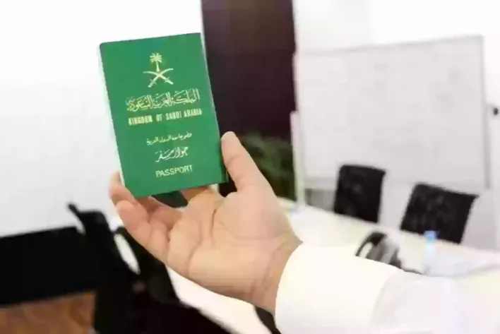 شروط تجديد إقامة عامل مؤسسة كبيرة