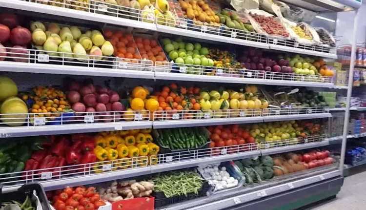 شروط فتح محل لبيع الخضار والفواكه في السعودية